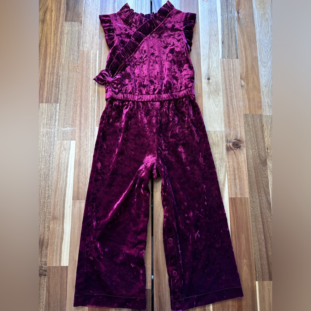 Genuine Kids Oshkosh Girls Size 3T Cranberry Ruffled Velour Sparkly Jumpsuit